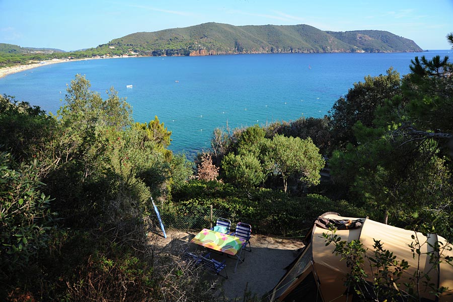 Le piazzole del camping all'Elba